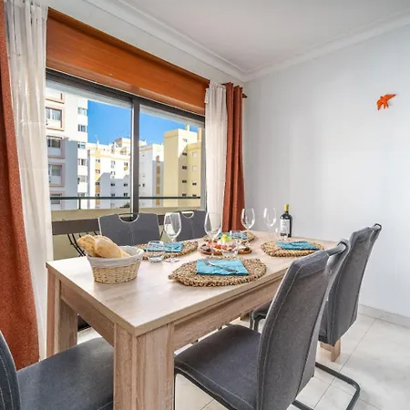 Apartman Balcony In By Hostwise Portimão